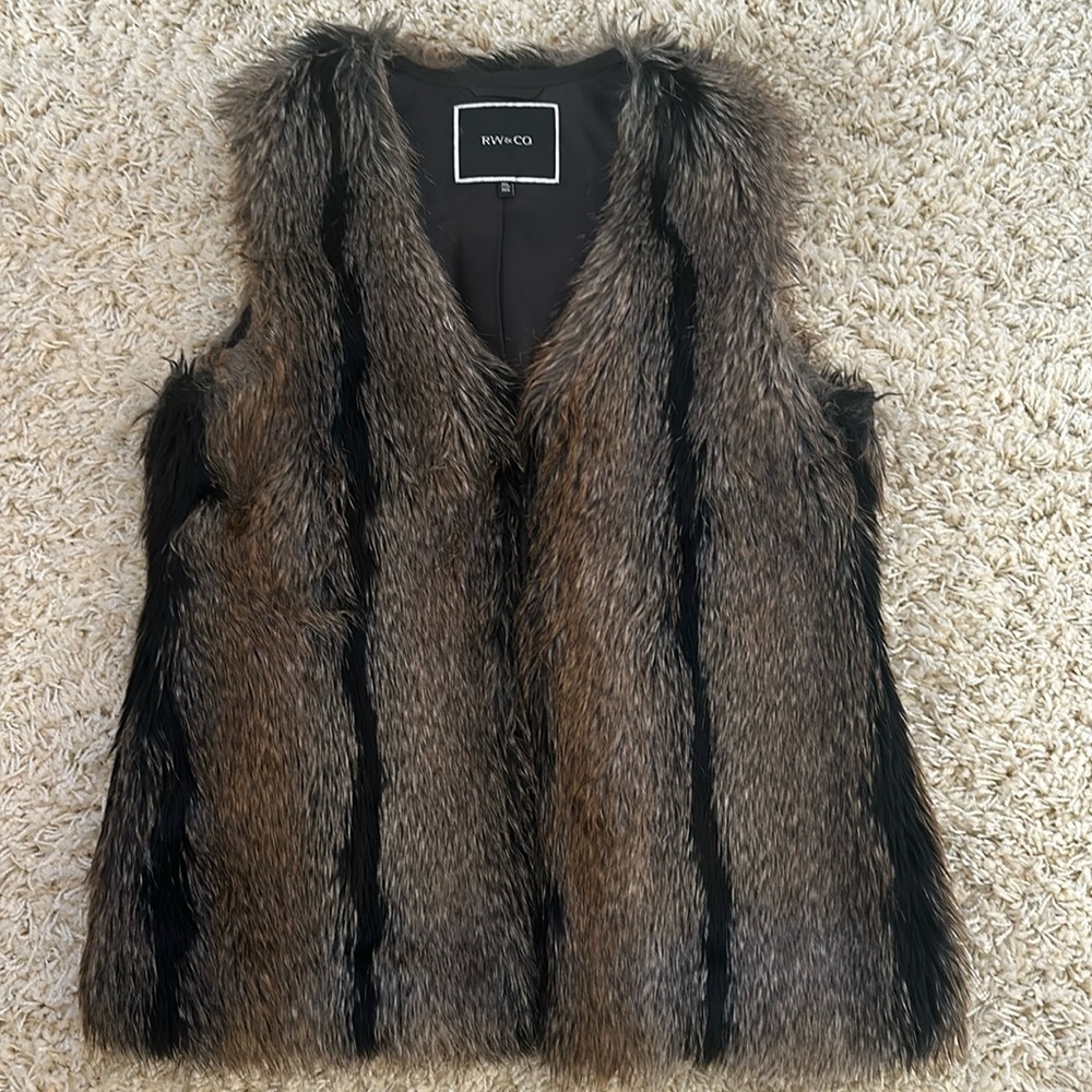 Bueatiful Faux Fur Vest